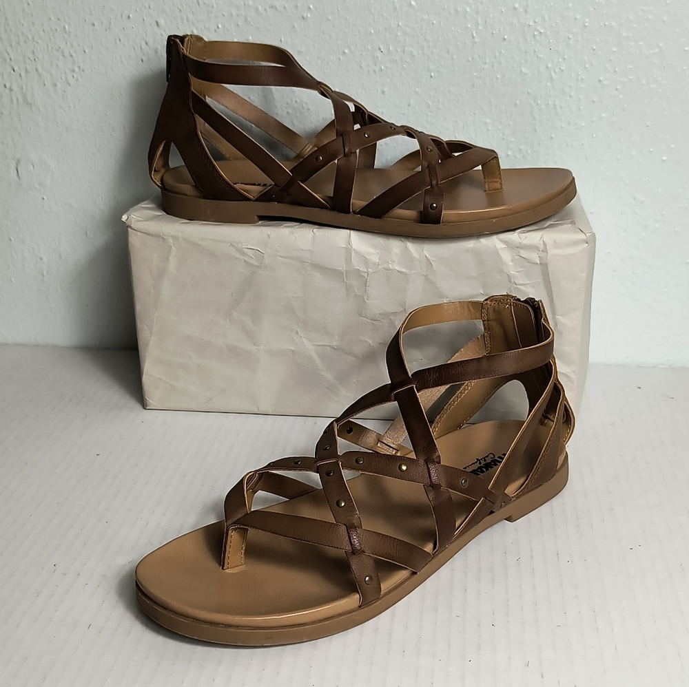 Makalu Jasmin 8.5M Brown Gladiator Sandals Rear Zip Casual